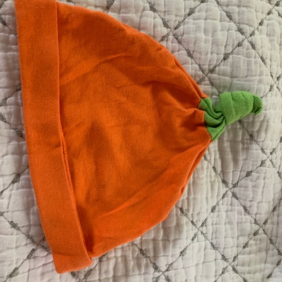 Carter’s Halloween Bodysuit & Cap Pajama Set 18m - Picture 4 of 7